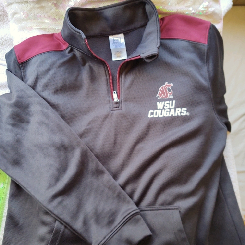 WSU Cougars Half Zip Pullover. Women's XL